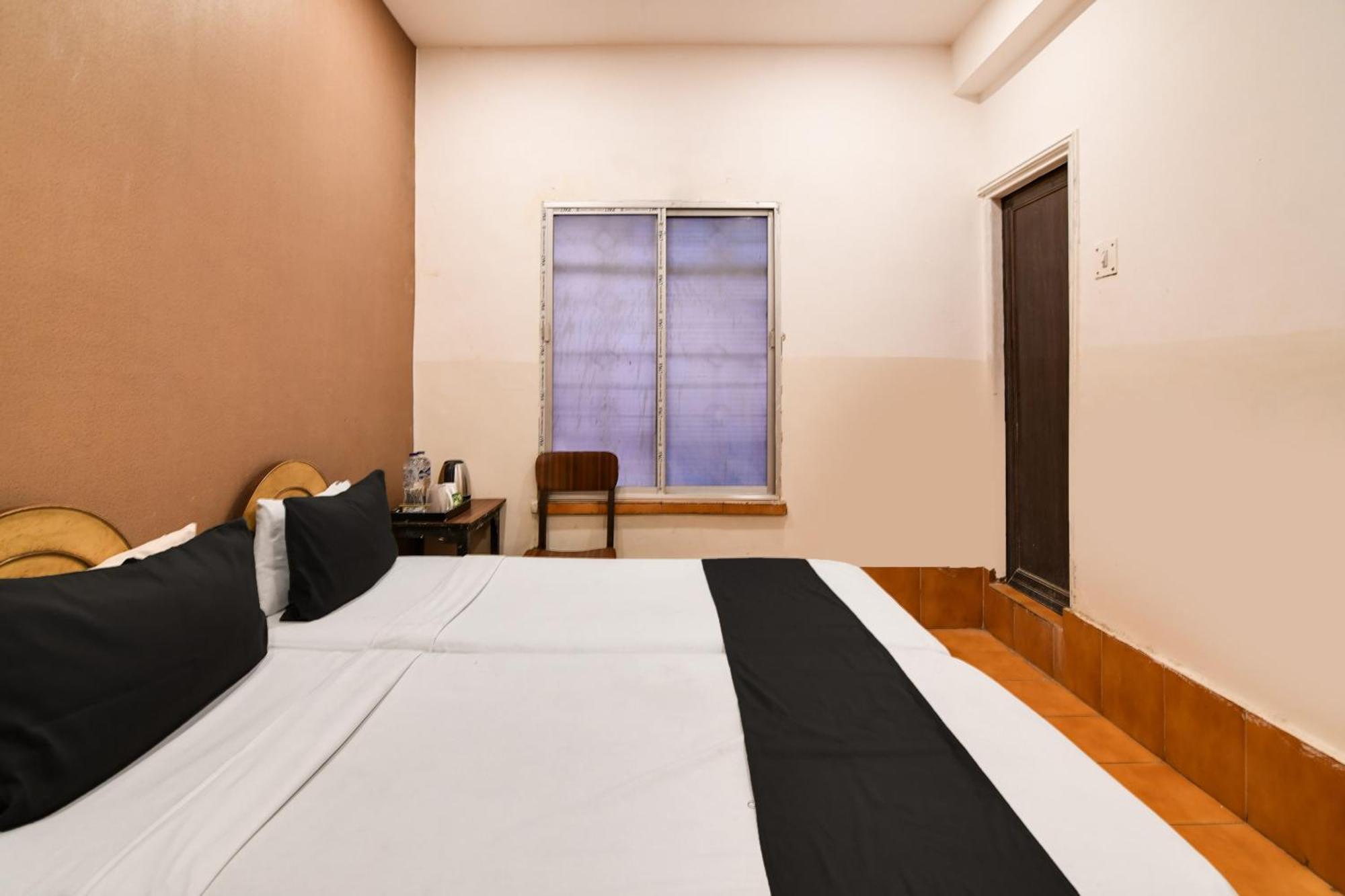 Hotel O Dinar Kalküta Dış mekan fotoğraf