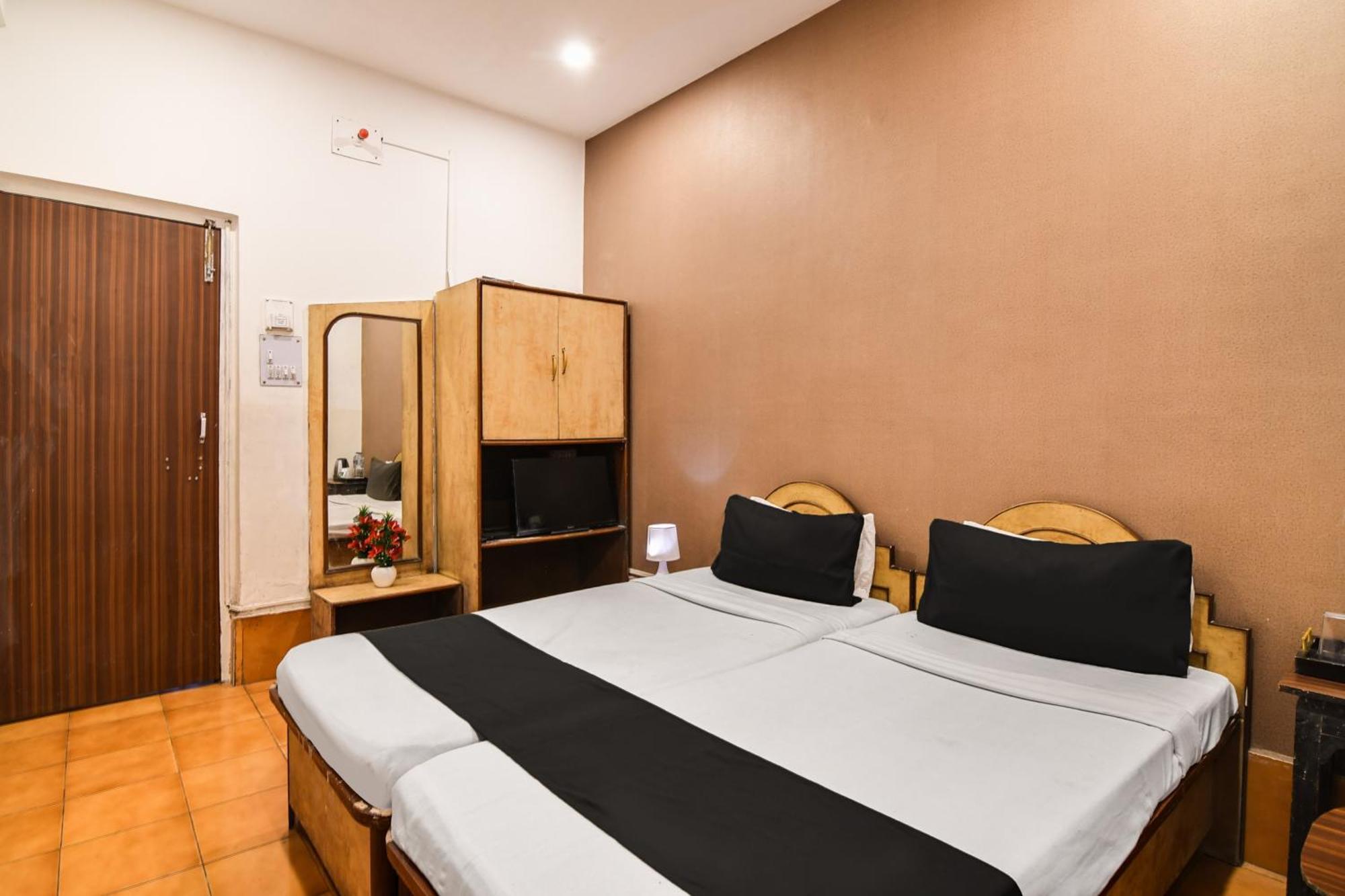 Hotel O Dinar Kalküta Dış mekan fotoğraf