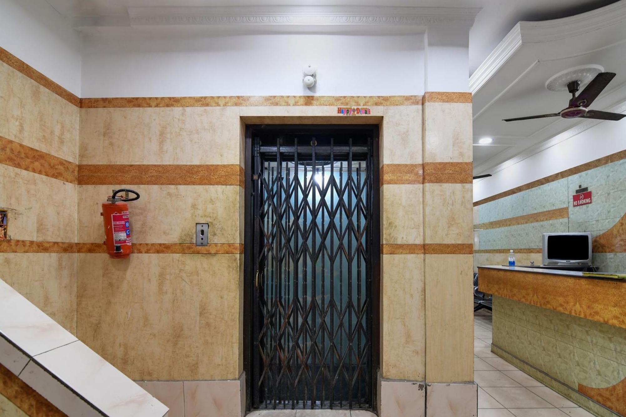 Hotel O Dinar Kalküta Dış mekan fotoğraf
