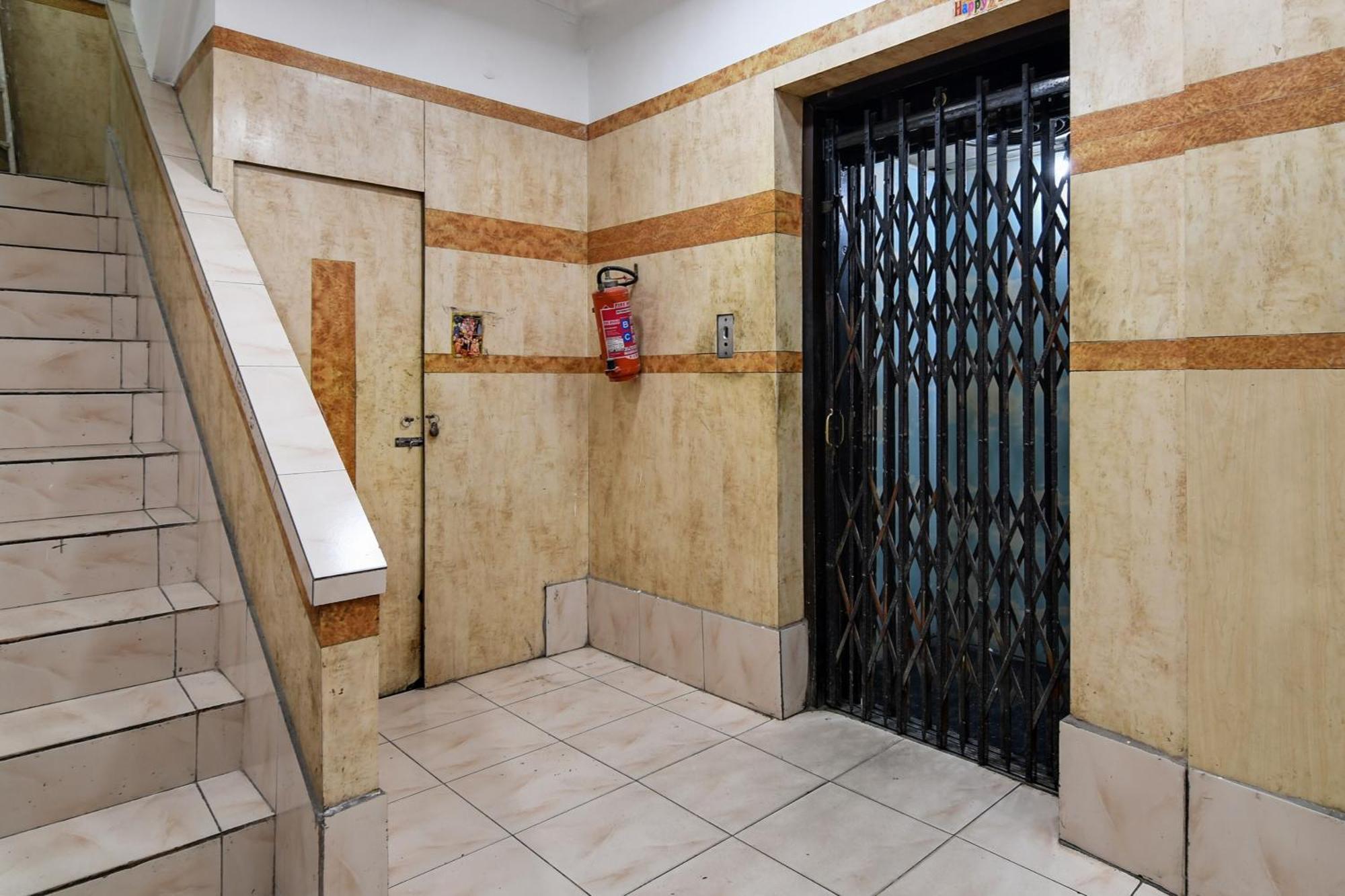 Hotel O Dinar Kalküta Dış mekan fotoğraf